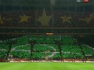 Galatasaray taraftarından 4. yıldız koreografisi