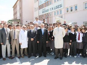Uzatın alnınızı