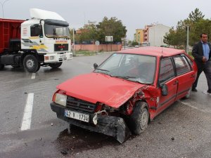 Konya'da iki otomobil çarpıştı: 5 yaralı