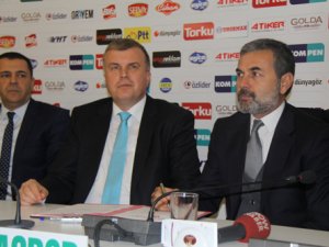 Aykut Kocaman imzayı attı