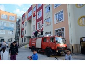 Annesi İle Okula Temizliğe Giden 4. Sınıf Öğrencisi Okulda Unutuldu