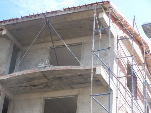 İnşaatın 4. Katından Düşen İşçi Öldü