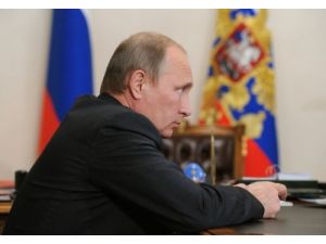 Putin: Petrol Fiyatlarının Düşmesinde Spekülasyon Olabilir