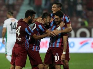 Trabzonspor, Gol Düellosunda Torku Konyaspor'u 3-2 Mağlup Etti