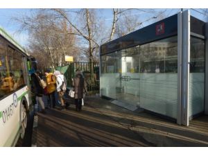 Moskova'da Güneş Enerjili Otobüs Durağı Hizmete Girdi