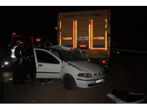 Mersin’de Otomobil Park Halindeki Tır’a Çarptı: 4 Ölü