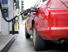 Petrol fiyatları neden düşüyor