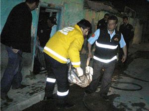 Odunla dövüp, can çekişirken yaktılar