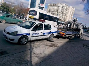 Trafik polisi de yanlış yere park ederse!