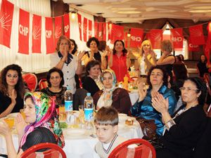 MHP ve CHP’de Anneler Günü