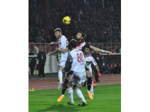 Balıkesirspor: 0 - Sivasspor: 1 (İlk Yarı)