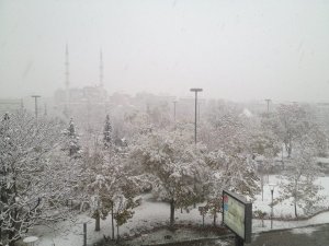 Konya'ya yılın ilk karı yağdı