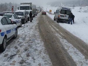 Antalya yolu kapandı trafik felç oldu