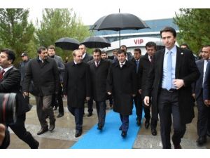 Başbakan Davutoğlu Şanlıurfa’da Temaslarda Bulundu