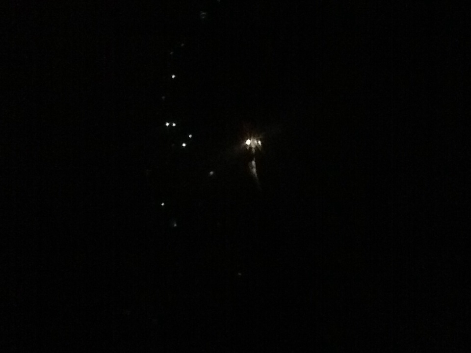 Karanlıkta vizelere çalışıyorlar