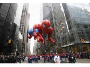 'Şükran Günü' New York Sokaklarında Karnaval Havasında Kutlandı
