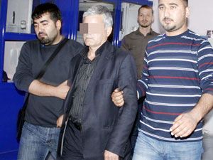 Darbedilen dolandırıcı polise gidince yakalandı