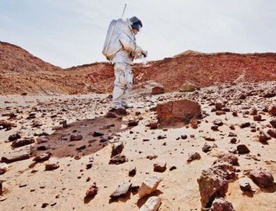 NASA görevlileri Mars'ta insan görmüş!
