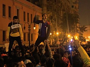 Mübarek'in beraati Mısır'da protesto edildi