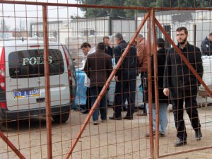 Yaktığı ateşin dumanından zehirlenerek öldü