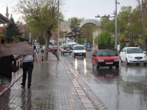 Yağış gün boyu sürecek