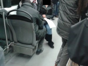 Tramvaydaki oturma düzeni rahatsız ediyor