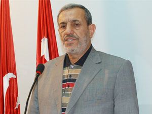 Saadet engellinin yanında
