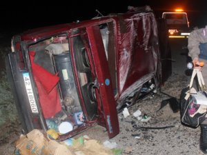 TIR ile otomobil çarpıştı: 6 yaralı