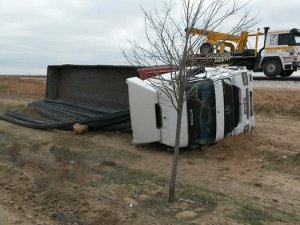 TIR şarampole uçtu