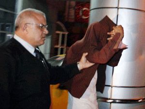 Hırsızlık zanlıları polisten kaçamadı