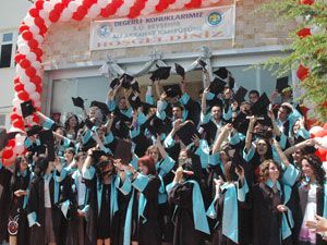 Beyşehir MYO’da 500 öğrenci mezun oldu