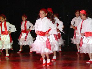 Özkaşıkçı öğrencileri okul gecesi düzenledi