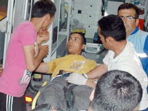 İkizleri arkadaşı bıçakladı