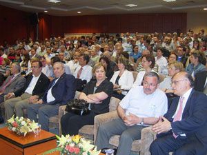 ‘Asıl gündem ekonomi olmalıydı’