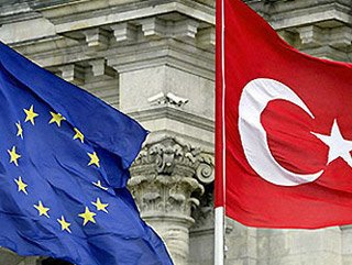 Türkiye'de Avrupa Birliği'ni isteyenler azalıyor