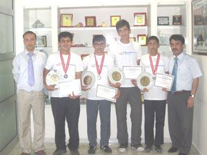 Konyalı öğrenciler, madalyalarla döndü