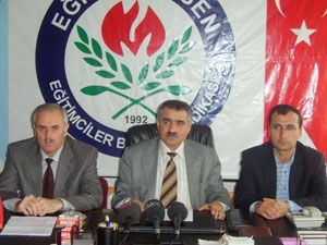Sorunlarımıza çözüm bekliyoruz