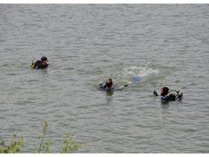 Sandalla balık tutmak isterken gölde kayboldu