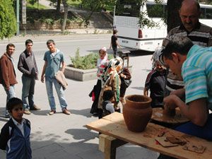Topraktaki cevher gün yüzüne çıkarılıyor