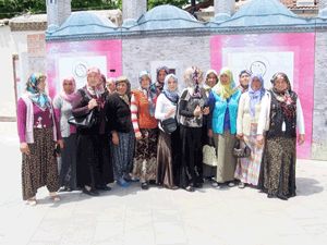 Emirgazili kursiyerler tarihi mekanları gezdi