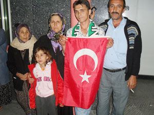 Asker uğurlamada renkli görüntüler