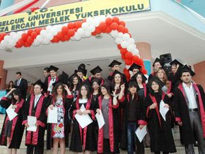 Akören MYO’da mezuniyet coşkusu