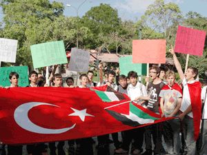 Lise öğrencilerinden İsrail’e protesto