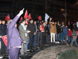 AGD'li gençlerden yılbaşı protestosu