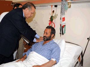 Erdoğan'ı alnından öptü / video