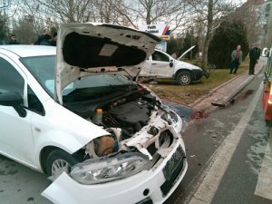 Kazada araçlar pert oldu