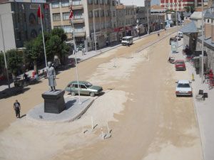 Karapınar'da yol yapım çalışmaları sürüyor