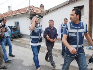 Damla sulamalı esrar tarlası