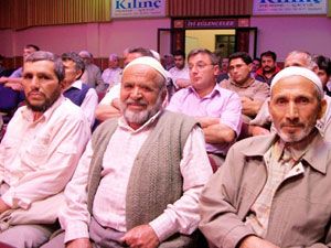 Şenlikten vazgeçip öğrencilere bağışladılar