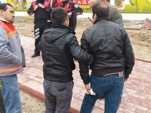 Trafikte yol verme kavgası